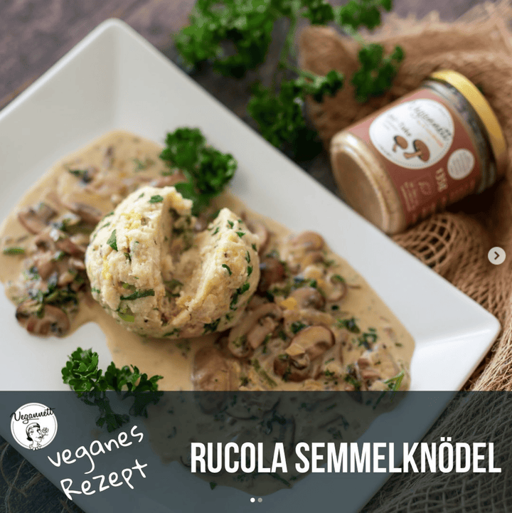Rucola-Semmelknödel mit cremigen Shiitake-Rahmpilzen